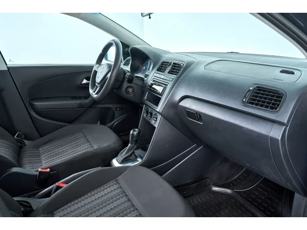 Volkswagen Polo, V Рестайлинг фото №10