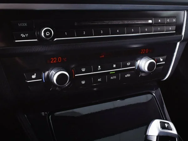 BMW 5 серии, VI (F10/F11/F07) Рестайлинг фото №12