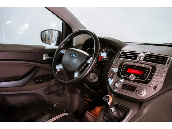 Ford Kuga, I фото №7