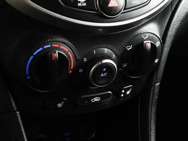 Hyundai Solaris, I Рестайлинг фото №8