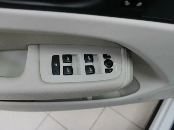 Volvo XC60, II фото №11