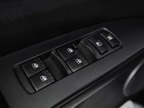 SsangYong Kyron, I Рестайлинг фото №12