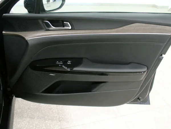 Kia K5, III фото №19