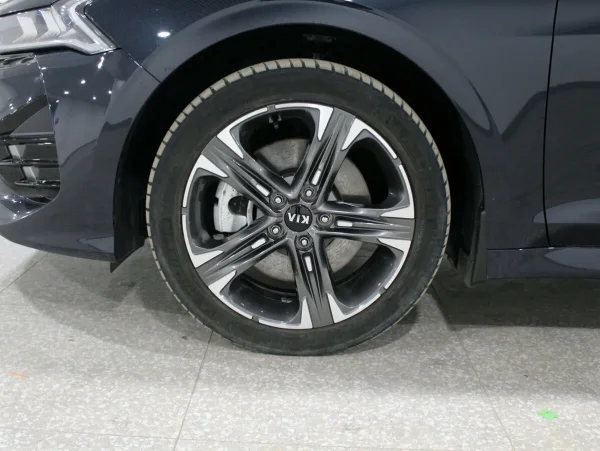 Kia K5, III фото №8