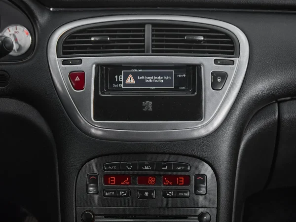 Peugeot 607, I Рестайлинг фото №12