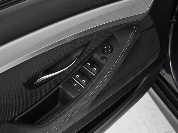 BMW 5 серии, VI (F10/F11/F07) Рестайлинг фото №16