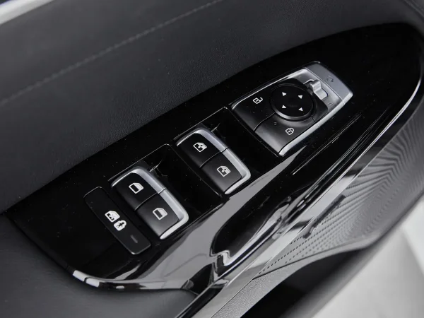 Kia K5, III фото №16
