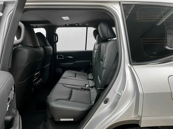 Toyota Land Cruiser, 300 Series фото №7