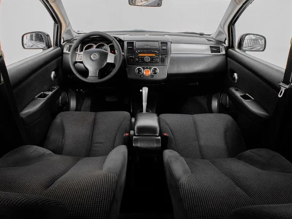 Nissan Tiida, I Рестайлинг фото №8
