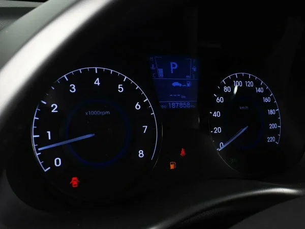 Hyundai Solaris, I фото №11