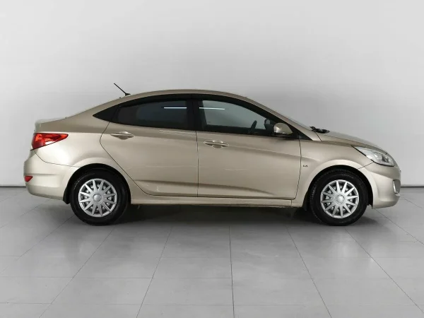 Hyundai Solaris, I фото №4