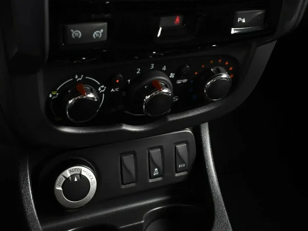 Renault Duster, I Рестайлинг фото №8