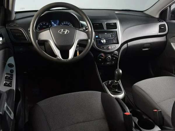 Hyundai Solaris, I фото №6