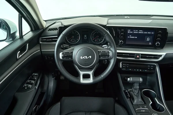 Kia K5, III фото №10