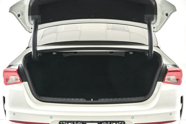 Kia K5, III фото №7