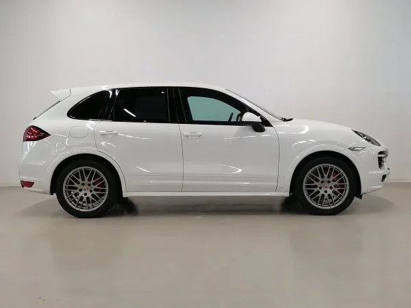 Porsche Cayenne, II (958) фото №3