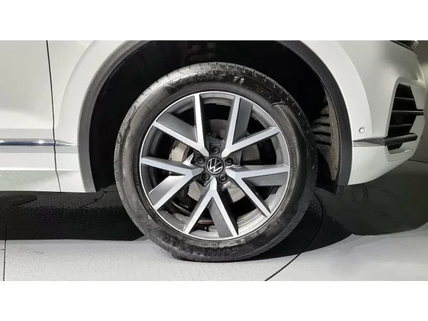 Volkswagen Touareg, III фото №5