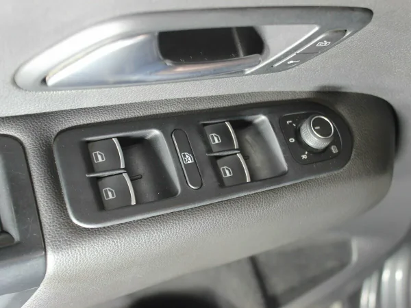 Volkswagen Amarok, I Рестайлинг фото №11