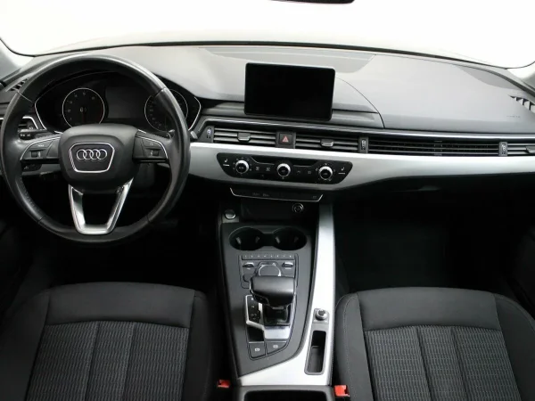 Audi A4, V (B9) фото №10