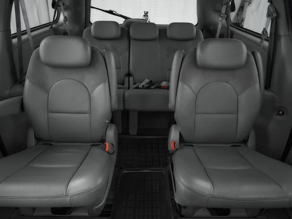Chrysler Town & Country, IV Рестайлинг фото №18