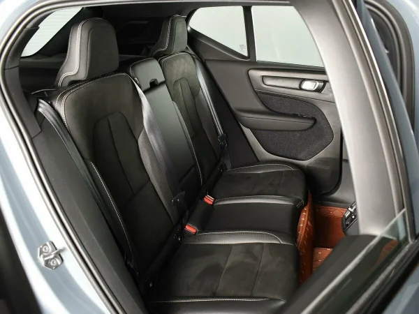 Volvo XC40, I фото №11
