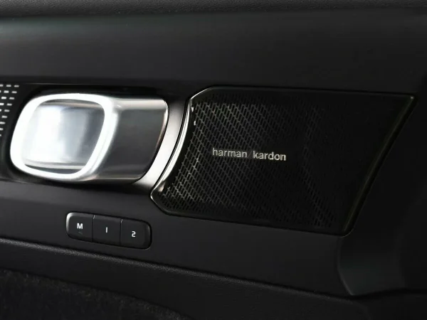 Volvo XC40, I фото №8