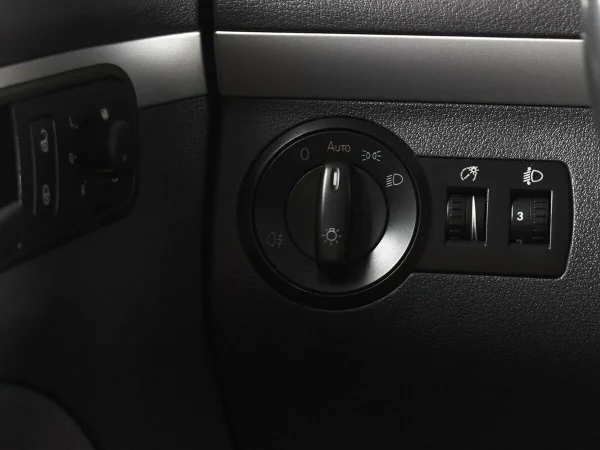 Volkswagen Touran, I Рестайлинг 2 фото №9