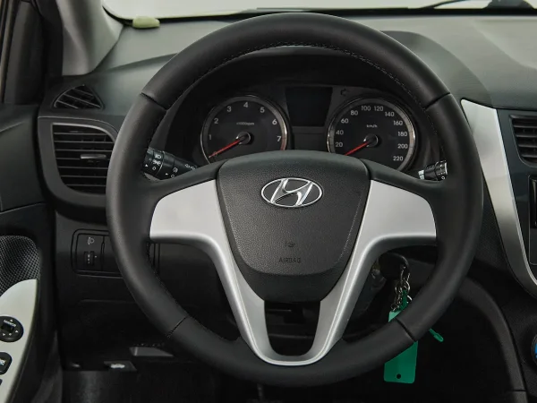 Hyundai Solaris, I фото №10