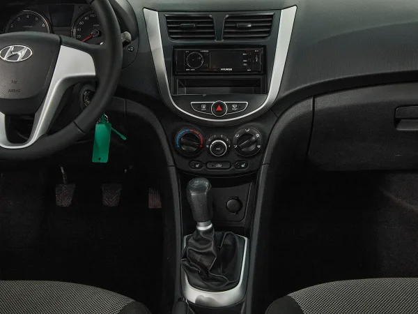 Hyundai Solaris, I фото №12
