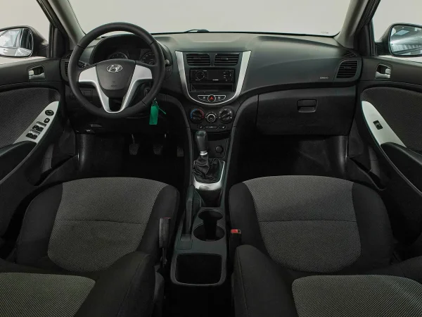 Hyundai Solaris, I фото №8