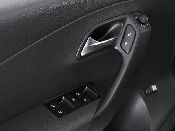 Volkswagen Polo, V Рестайлинг фото №11