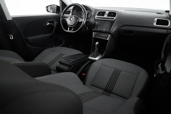 Volkswagen Polo, V Рестайлинг фото №9