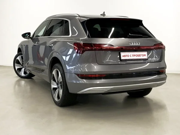 Audi e-tron, I фото №5