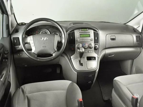 Hyundai H-1, II фото №6