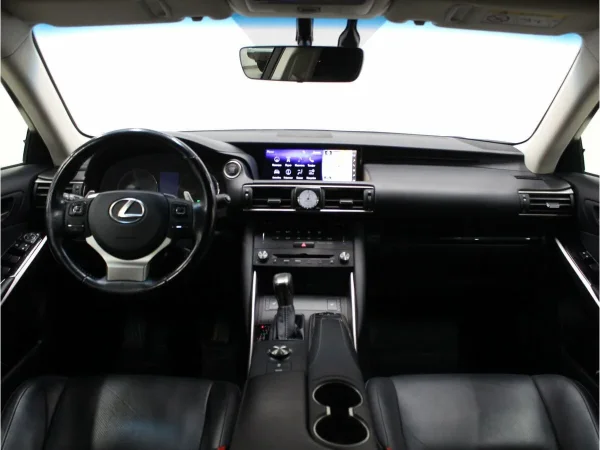 Lexus IS, III Рестайлинг фото №10