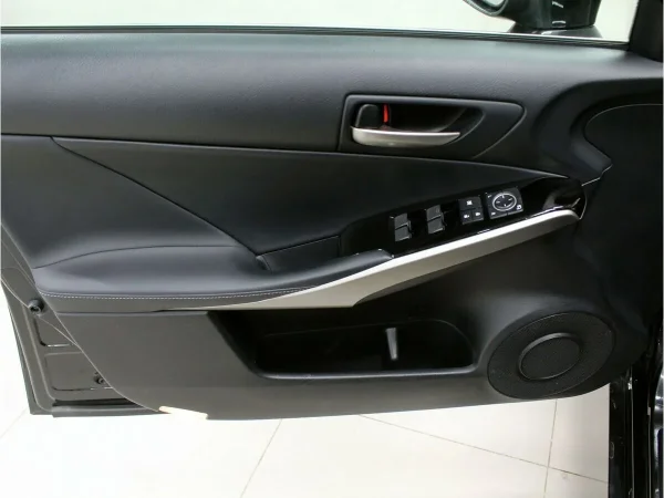 Lexus IS, III Рестайлинг фото №15