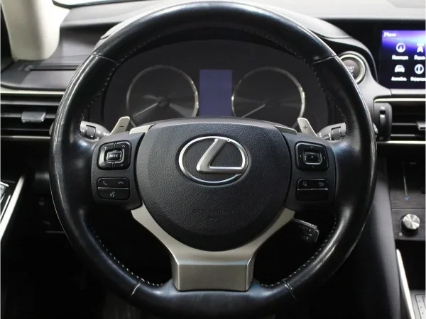 Lexus IS, III Рестайлинг фото №18