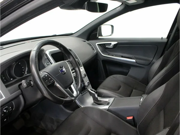 Volvo XC60, I Рестайлинг фото №13