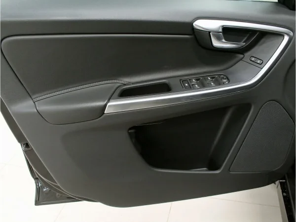 Volvo XC60, I Рестайлинг фото №14