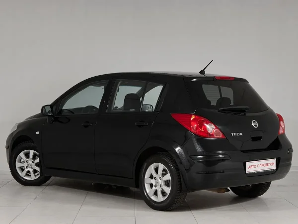 Nissan Tiida, I Рестайлинг фото №4