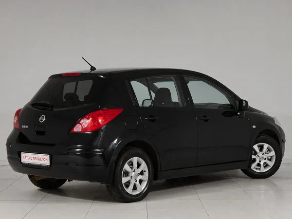 Nissan Tiida, I Рестайлинг фото №6