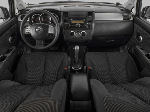 Nissan Tiida, I Рестайлинг фото №8