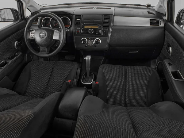 Nissan Tiida, I Рестайлинг фото №9