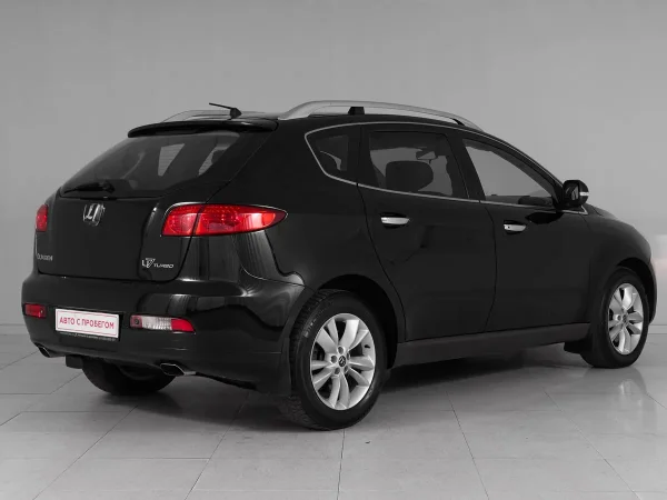 Luxgen U7 Turbo фото №6