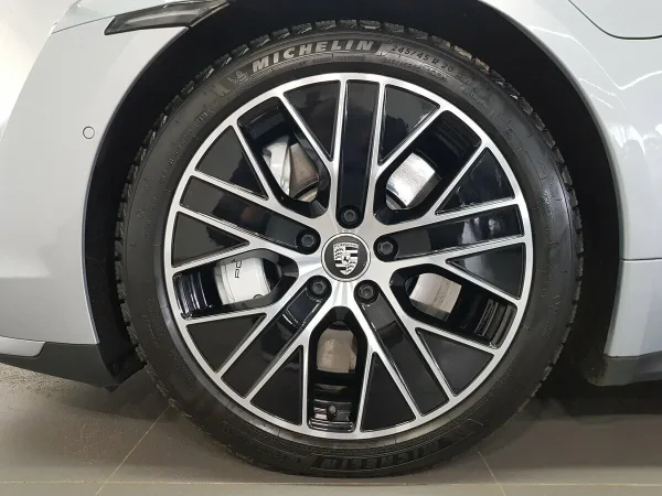 Porsche Taycan, I фото №9