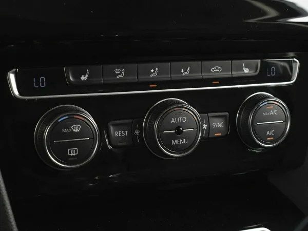 Volkswagen Passat, B8 фото №10