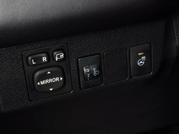 Toyota RAV4, IV (XA40) Рестайлинг фото №8