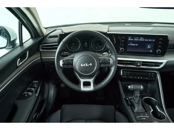 Kia K5, III фото №10