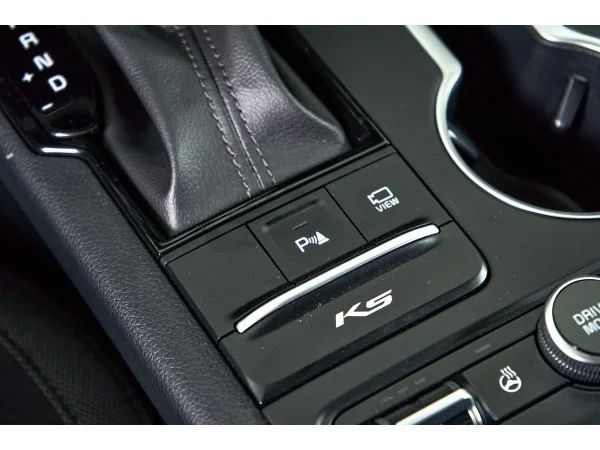 Kia K5, III фото №17