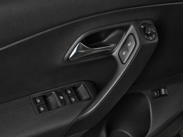 Volkswagen Polo, V Рестайлинг фото №10